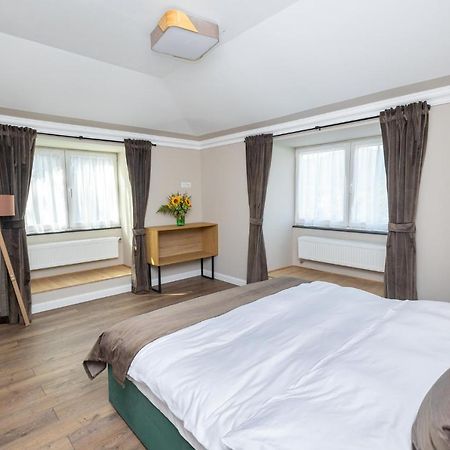 B59 Boutique Hotel Campulung Moldovenesc Bagian luar foto