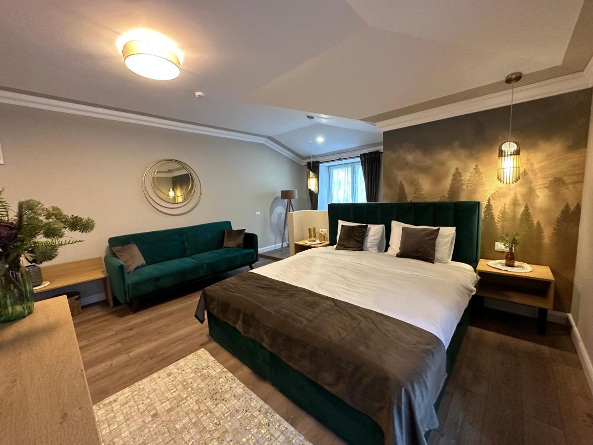 B59 Boutique Hotel Campulung Moldovenesc Bagian luar foto