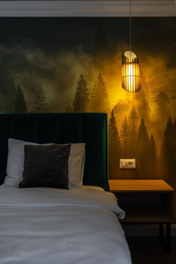 B59 Boutique Hotel Campulung Moldovenesc Bagian luar foto