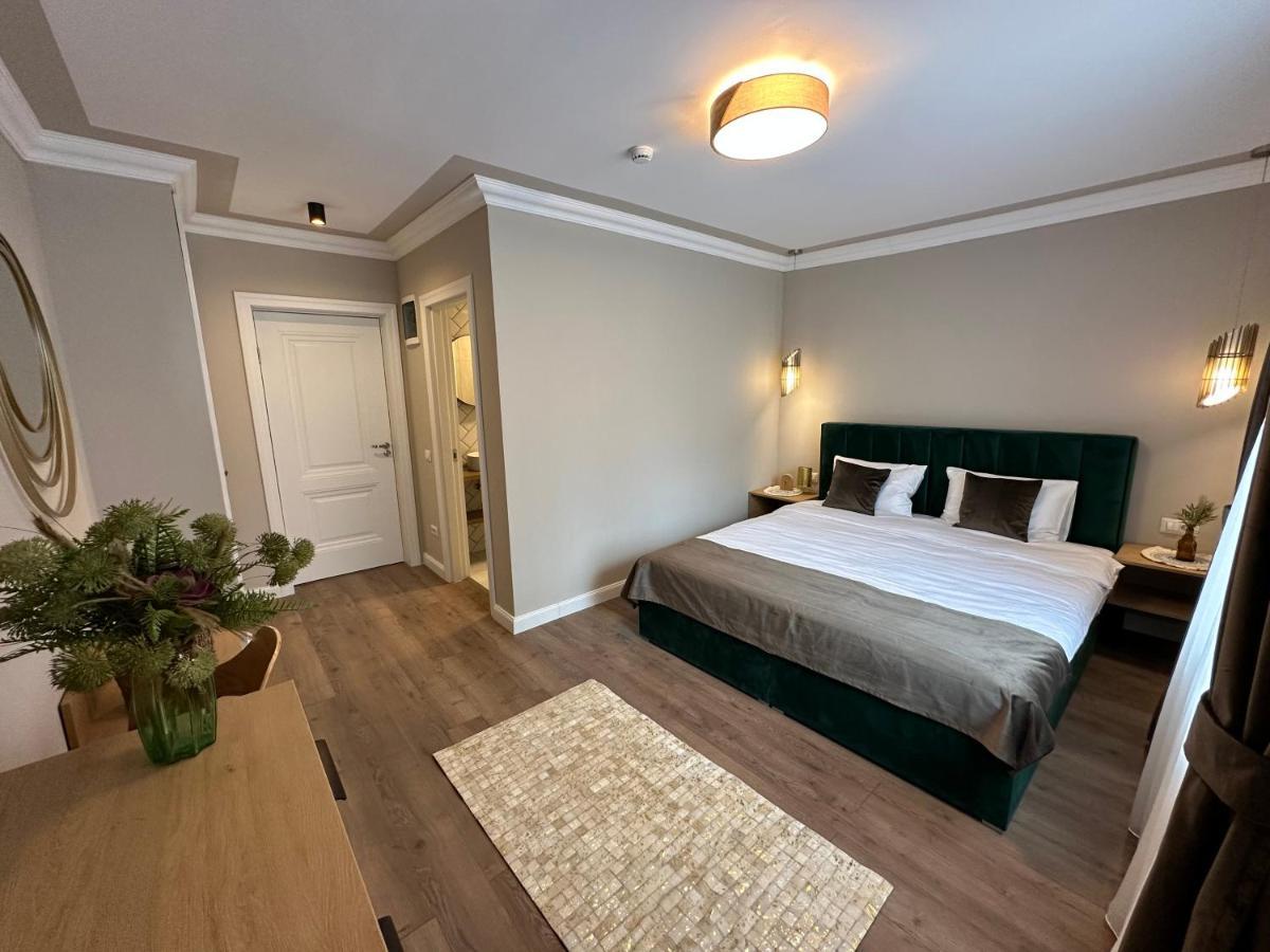 B59 Boutique Hotel Campulung Moldovenesc Bagian luar foto