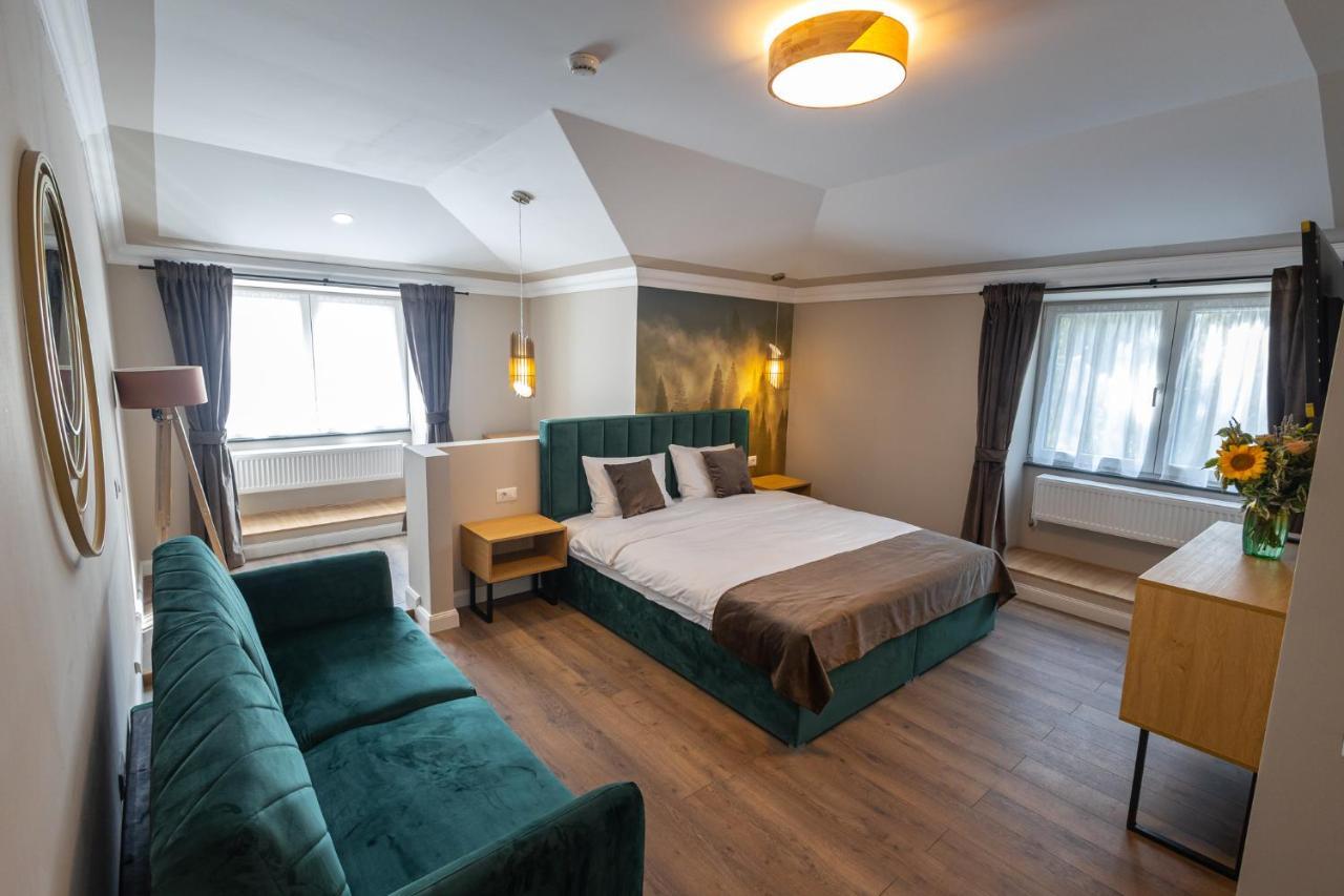 B59 Boutique Hotel Campulung Moldovenesc Bagian luar foto