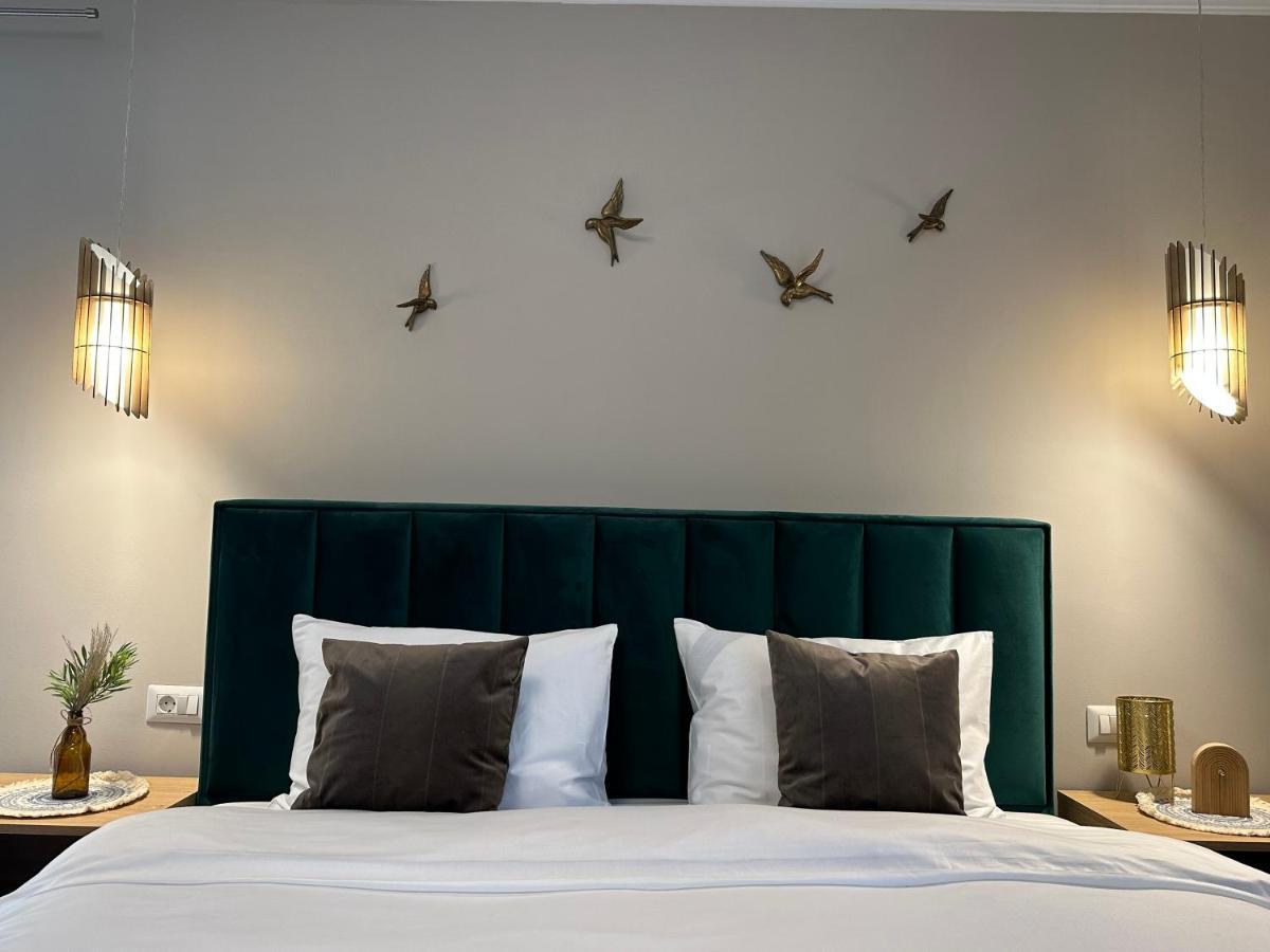 B59 Boutique Hotel Campulung Moldovenesc Bagian luar foto