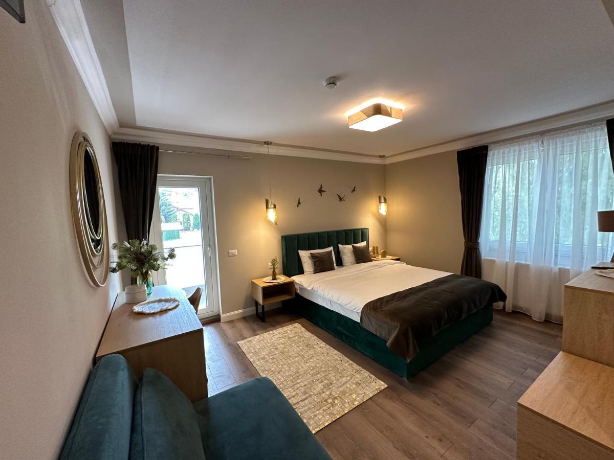 B59 Boutique Hotel Campulung Moldovenesc Bagian luar foto