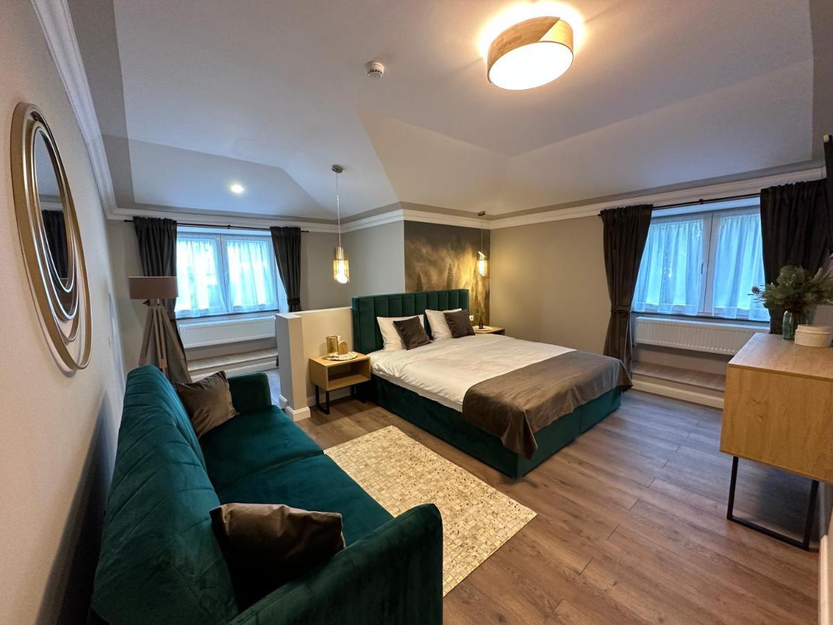 B59 Boutique Hotel Campulung Moldovenesc Bagian luar foto